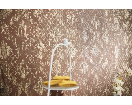 Tapeta s kvetinovým vzorom na dekoráciu stien