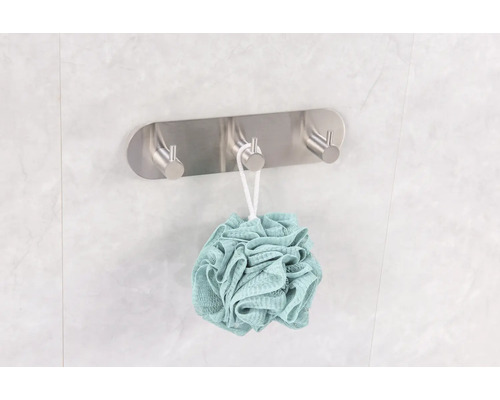 Kovový nástenný hák s kúpeľňovou hubou