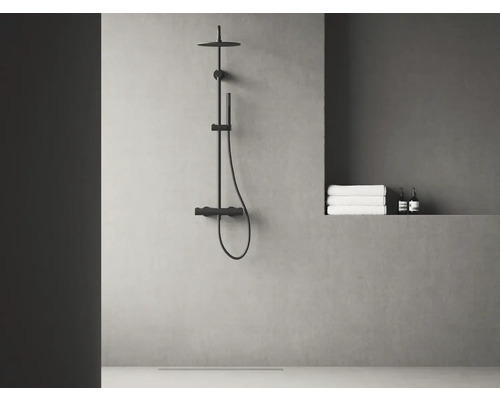 Sprchový systém s hlavovou a ručnou sprchou v modernej kúpeľni