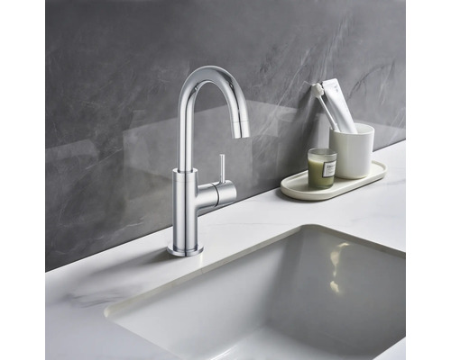 Kovová umývadlová batéria s jednou pákou na umývadle