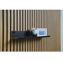 Nástenný panel s poličkou, glóbusom a obrázkom