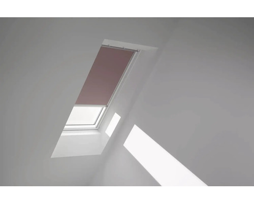 Zatemňovacia roleta na strešné okno VELUX na solárny pohon DSL C02 4578K hnedá Strešné okno s roletou vo svetlej miestnosti