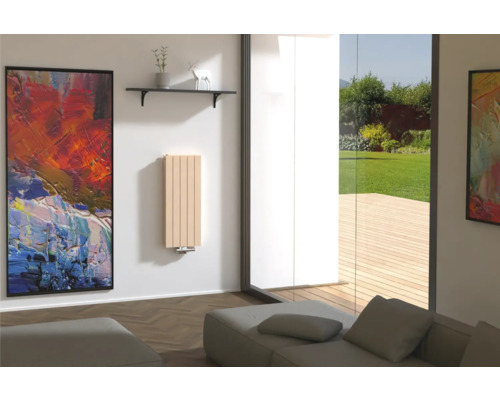 Obývacia izba s plochým radiátorom na stene