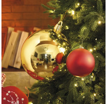 Vianočný stromček ozdobený ozdobami