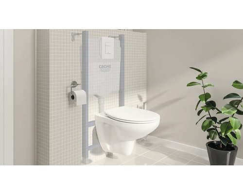 Moderná kúpeľňa so závesným WC, splachovacou nádržkou a logom Grohe.