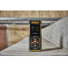 Laserový diaľkomer DeWalt na meranie vzdialenosti