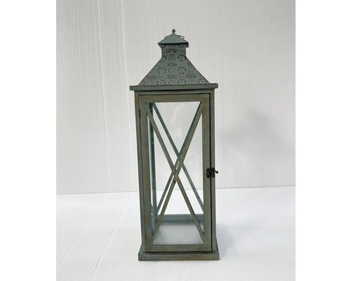 Dekoratívna lampa so sklenenými panelmi a dreveným rámom