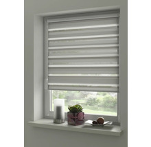 Okno s dvojitou roletou na reguláciu svetla