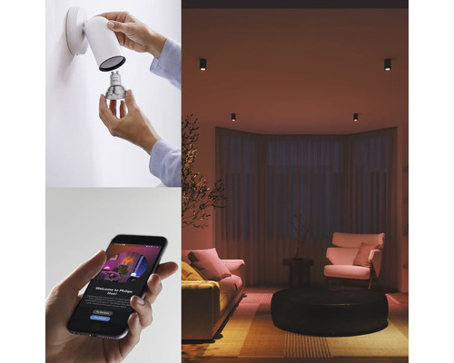 Ilustračná fotografia: osoba vymieňa žiarovku v nástennej lampe, smartfón s ovládaním aplikácie, obývacia izba so stropnými svietidlami.