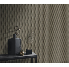 Dekoratívna stena s vlnitým povrchom a ozdobnými prvkami