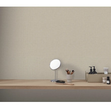 Dekoratívna tapeta v spálni nad toaletným stolíkom