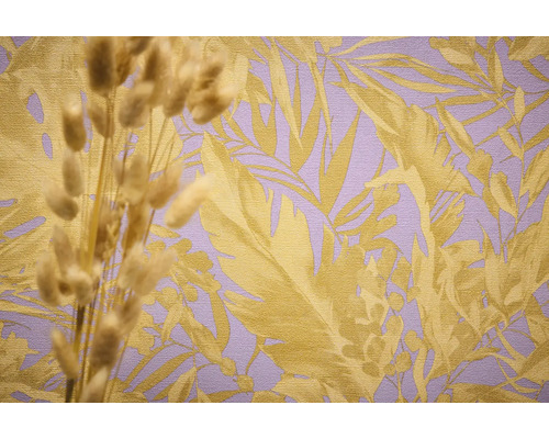 Detail tapety s listovým vzorom