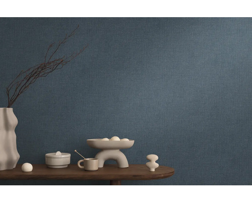 Dekoratívna tapeta s textilným vzorom v obývacej izbe