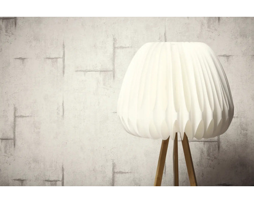 Stojacia lampa s plisovaným tienidlom a drevenou nohou