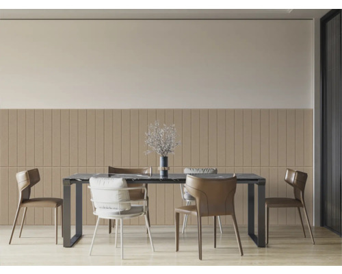 Jedáleň s jedálenským stolom, stoličkami a nástennými panelmi pre štýlovú atmosféru.