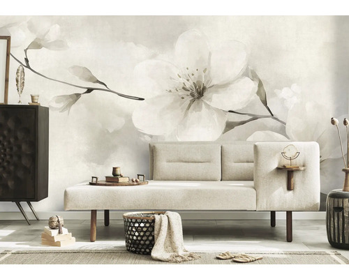 Obývacia izba s pohovkou, komodou a fototapetou s kvetinovým motívom