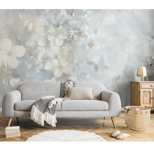 Obývacia izba s kvetinovou tapetou, pohovkou a dreveným nábytkom