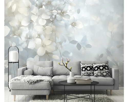 Obývacia izba s kvetinovou fototapetou, pohovkou a odkladacím stolíkom