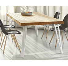 Jedálenský stôl s drevenou doskou a kovovými nohami so stoličkami