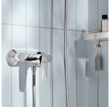 Nástenná sprchová batéria v kúpeľni