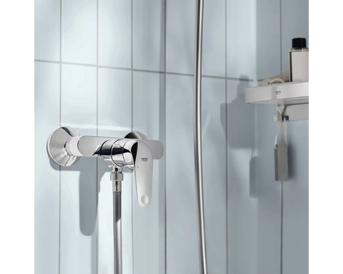 Nástenná sprchová batéria v kúpeľni