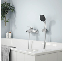 Kúpeľňová armatúra s ručnou sprchou namontovaná na vani