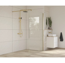 Kúpeľňa so sprchovacou zástenou, sprchovacou armatúrou a umývadlom