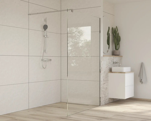 Kúpeľňa so sprchovacím kútom, umývadlom a batériou