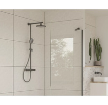 Sprchovací kút so sprchovacou armatúrou, sprchovou hlavicou a sklenenou stenou