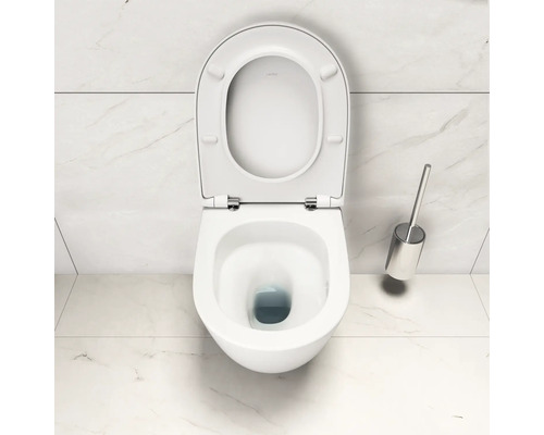 Závesné hlboké splachovacie WC s otvoreným splachovacím okrajom a WC kefou