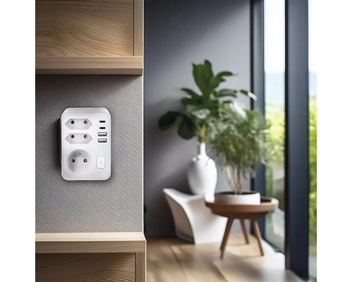 Nástenná zásuvka s USB portami v obývacej izbe