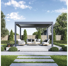 Moderný záhradný dizajn s pergolou a posedením na terase