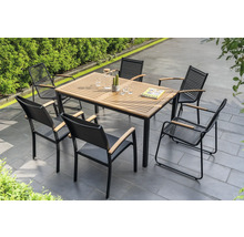 Záhradná sedacia súprava so stolom a šiestimi stoličkami na terase