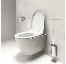 Závesné WC s otvoreným záchodovým vekom a WC kefou