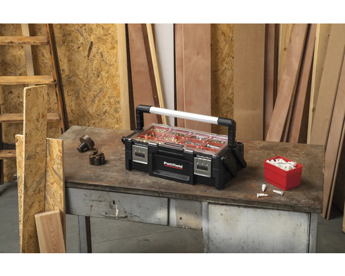 Box na náradie Pattfield s rôznym náradím na ponku