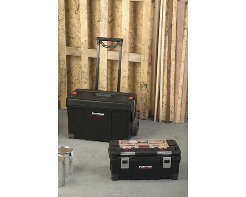 Dva čierne kufríky na náradie, jeden s kolieskami a teleskopickou rukoväťou, od firmy Pattfield