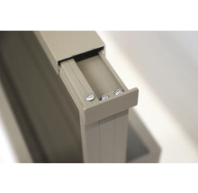 Detail rolety so skrutkami