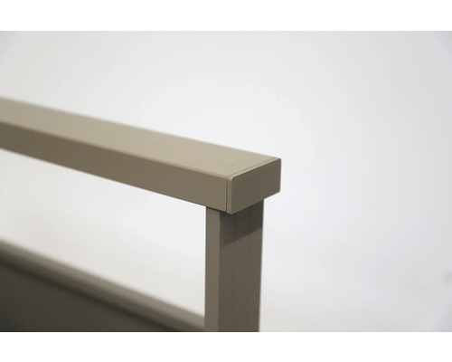 Detail kovového rámu