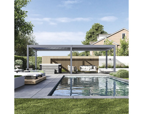 Záhrada s bazénom, pergolou, vírivkou a posedením