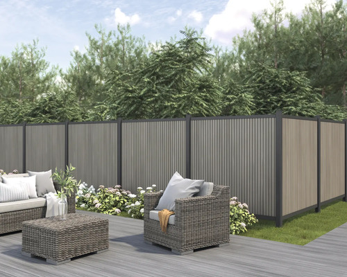 Terasa s posedením a zástenou pre súkromie