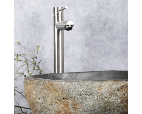 Umývadlo z prírodného kameňa s batériou