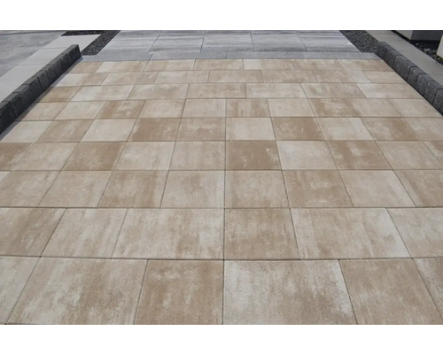 Betónová dlažba Terrazza naturo 40 x 40 x 5 cm, latte Betónové dlažobné kocky položené pre vonkajšie použitie