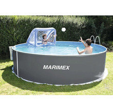 Bazén Marimex s hrajúcimi sa deťmi a bránkou na vodné pólo v záhrade