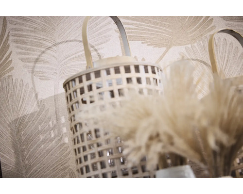 Dekoratívna lampa s pleteným dizajnom a rukoväťou