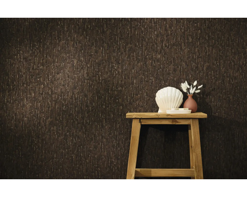 Tapeta s vertikálnou štruktúrou na stene