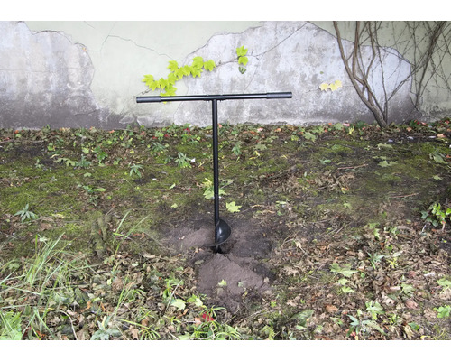 Zemný vrták na záhrade