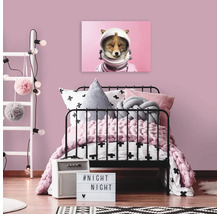 Zdobená detská izba s posteľou, rebríkom a nástennou maľbou líšky v kombinéze astronauta.