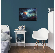 Dekoratívny nástenný obraz s motívom vesmíru v detskej izbe
