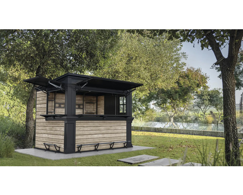 Záhrada s vonkajším barom z kovu a dreva