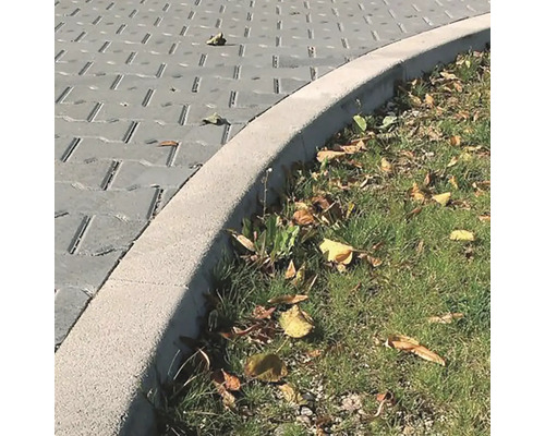 Betónový obrubník cestný oblúk R=5 m, vnútorný Detailný pohľad na obrubníky a dlažobné kocky